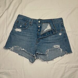 Levi’s Women’s 501 Originals Distressed Jean Shorts Sansome Strangler